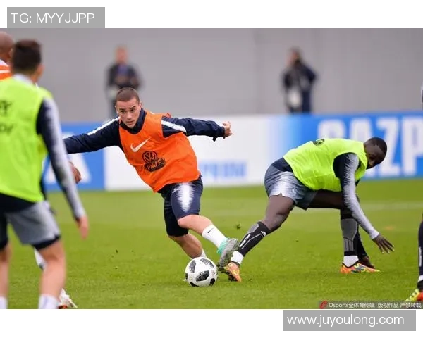 当今足坛最炙手可热的球星是谁 他为何如此受关注与热爱