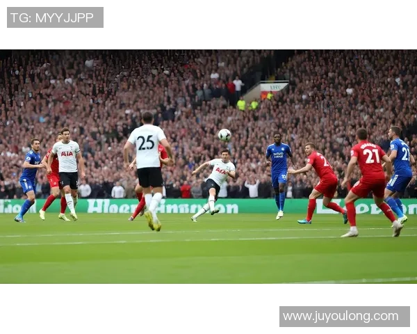 球星携萌娃同场竞技父女共舞绿茵展现足球温情时刻 球星携萌娃同场竞技父女共舞绿茵展现足球温情时刻